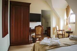 Отель Hotel Foisorul cu Flori Синая Двухместный номер с 1 кроватью, без балкона (для 2 взрослых)-8